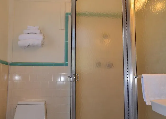Western Hills Motel 2*